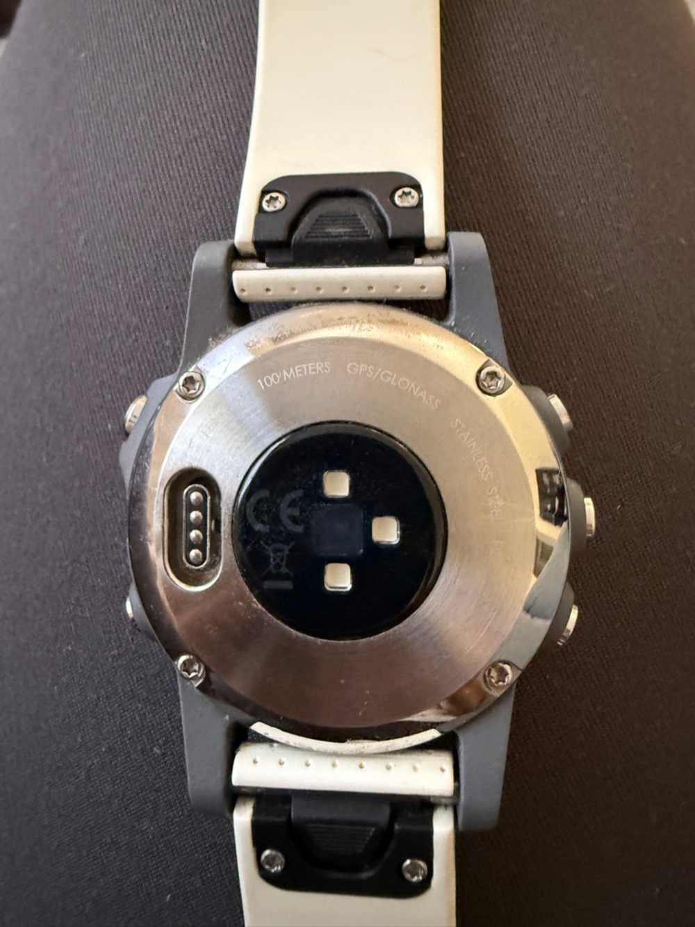 Garmin White Smartwatch with Multiple Colored Replacement Bands - Picture 4 of 5